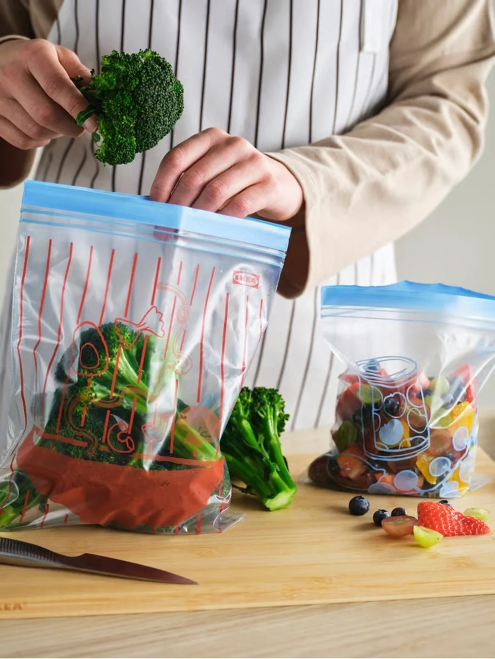 ISTAD Resealable Food Storage Bags - Blue & Red Patterned (100 Pack)